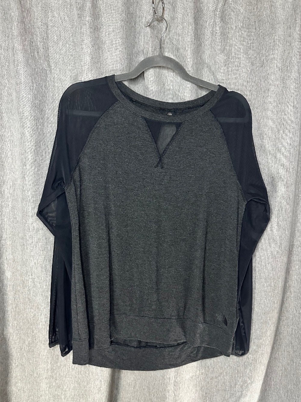The North Face Vision Mesh Sheer Raglan Pullover Top Gray Black Small